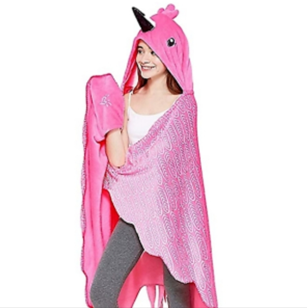 Justice flamingo blanket